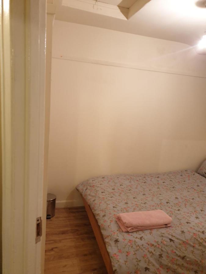 Splendid 4Bedrooms Shared Home แมนเชสเตอร์ ภายนอก รูปภาพ