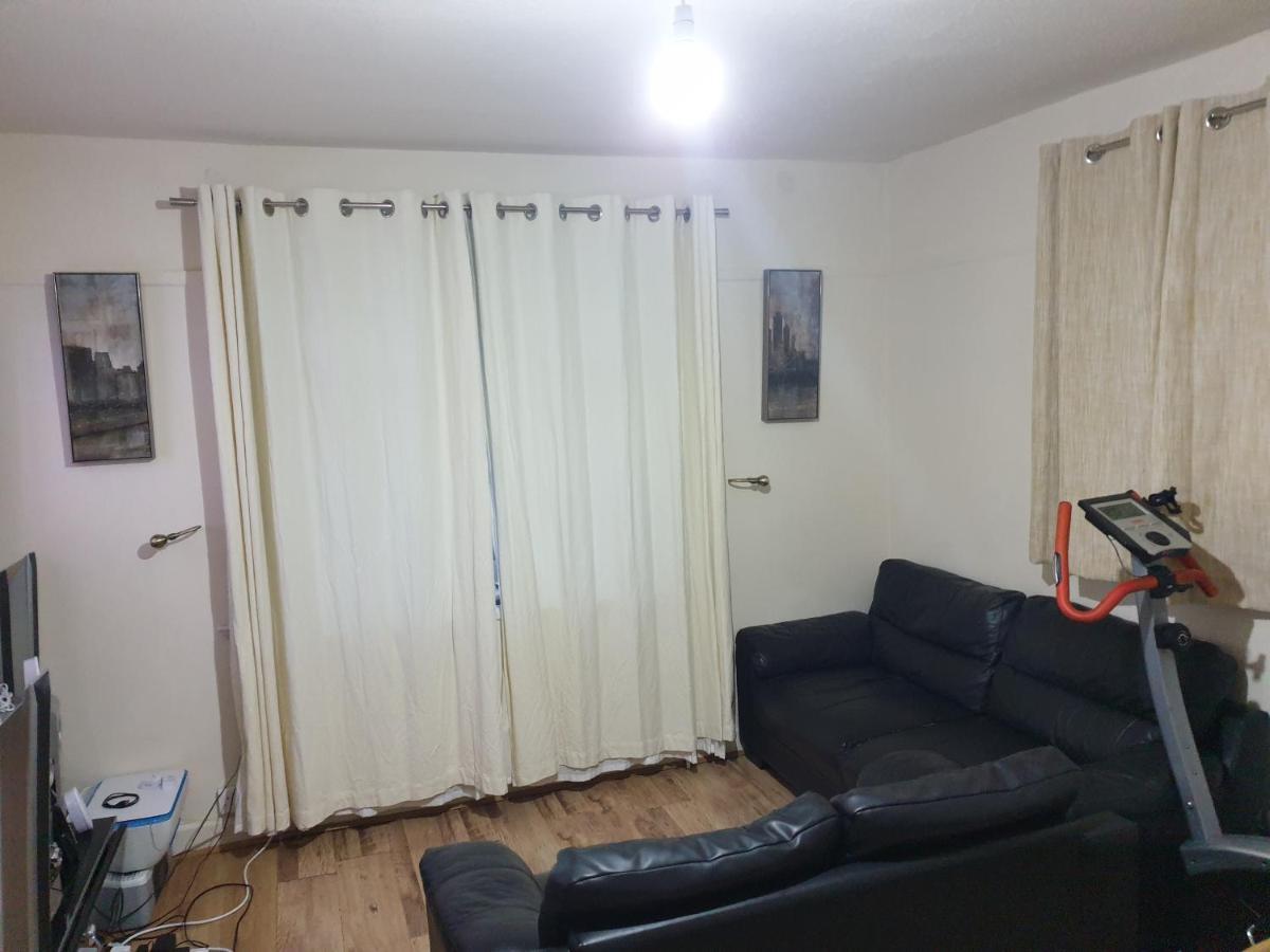 Splendid 4Bedrooms Shared Home แมนเชสเตอร์ ภายนอก รูปภาพ
