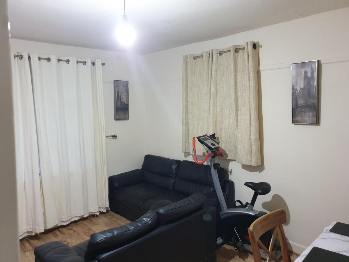 Splendid 4Bedrooms Shared Home แมนเชสเตอร์ ภายนอก รูปภาพ