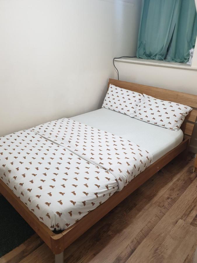 Splendid 4Bedrooms Shared Home แมนเชสเตอร์ ภายนอก รูปภาพ